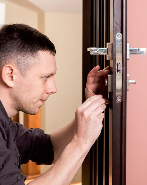 : Professional Locksmith For Commercial And Residential Locksmith Services in La Mirada, CA